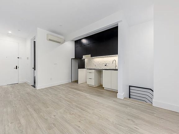 2nd image of 2901 Snyder Ave #2B