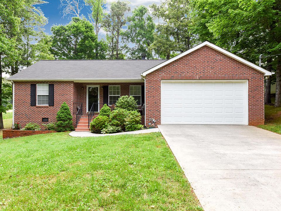 1st image of 1945 Colonial Cir