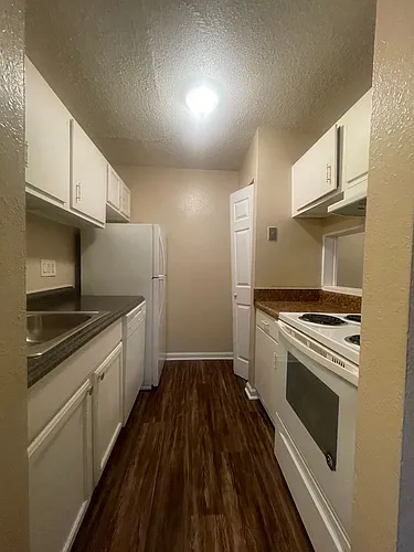 The New Meridian Apartments Photo 1