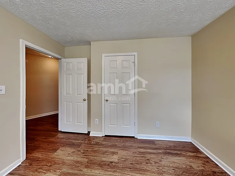 2740 Avalon Meadows Ln — Photo 16