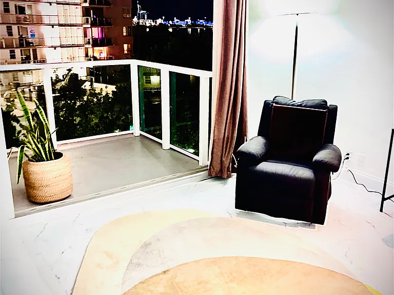 1000 West Ave #428 — Photo 7