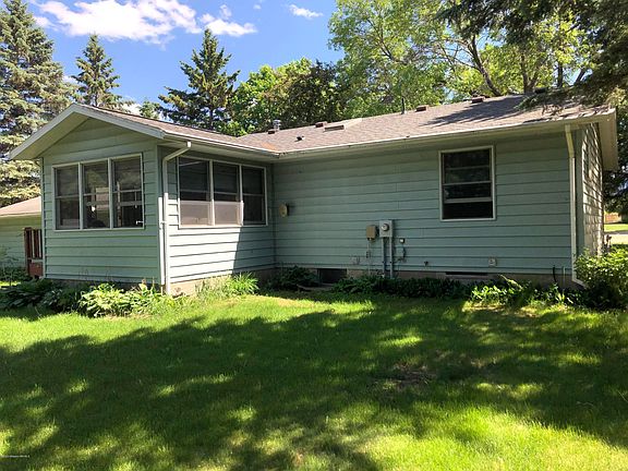 3rd image of 105 Peterson Ave
