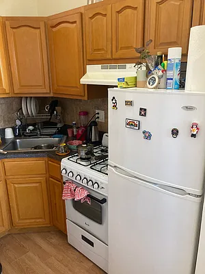 Rented by Nooklyn NYC LLC | media 9