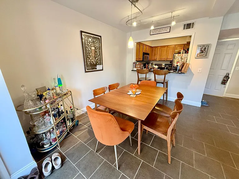 2116 Hobbs Rd #G2 — Photo 2