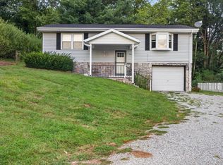 11911 W River Rd, Shoals, IN 47581