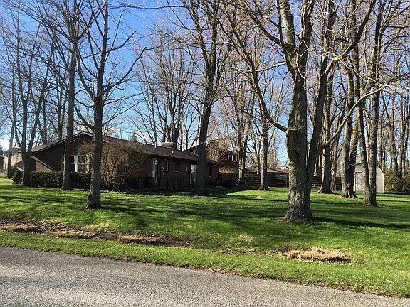 4th image of 85 Harvest Dr W