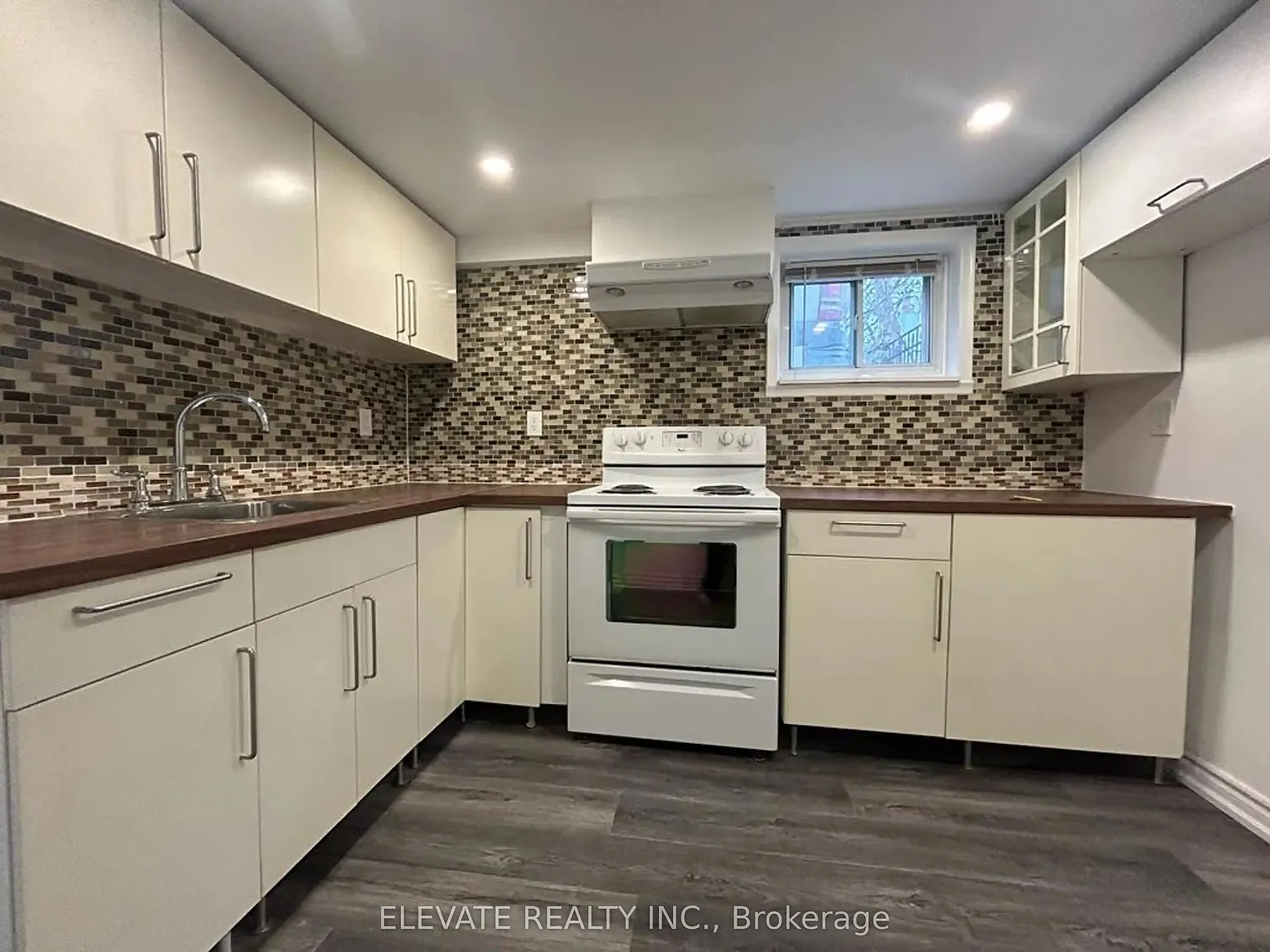 3 bed, $2,100 — Photo 2