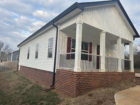 3rd image of 2651 Rogers Dr SE