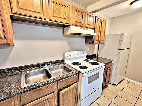 3rd image of 3900 Rucker Cir SW #10