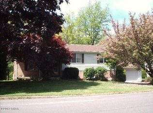 425 E 17th St, Hazleton, PA 18201