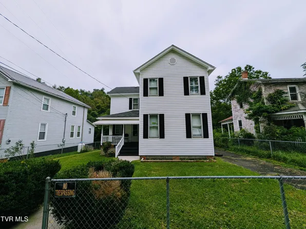 186 Triple Court Dr, Honaker, VA 24260