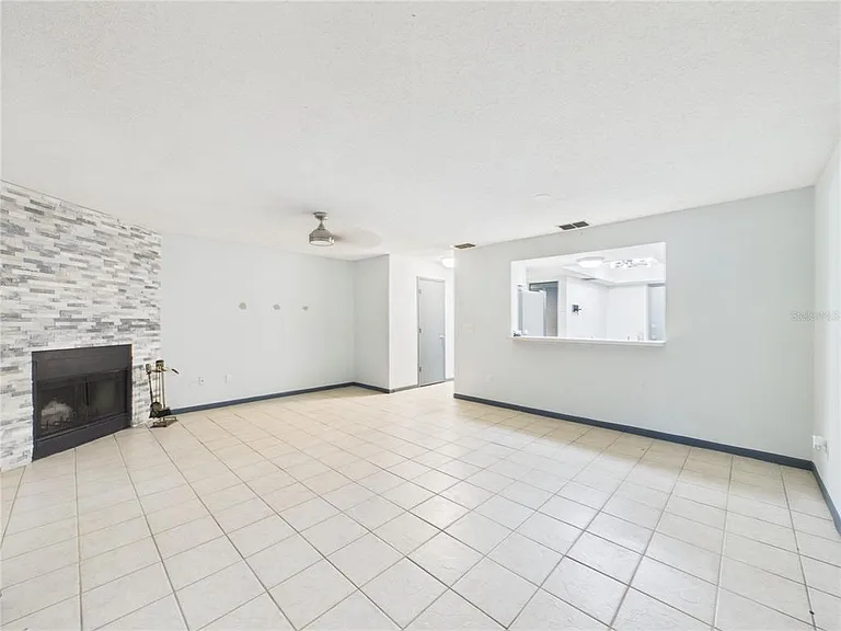 11239 Cedar Hollow Ln — Photo 10