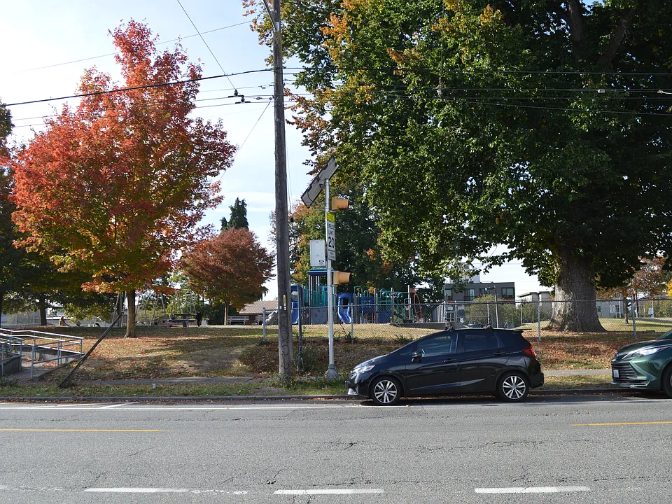 1810 14th Ave S #2