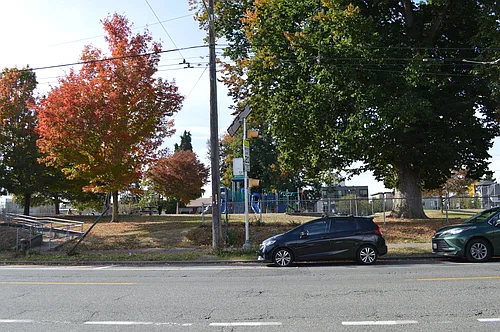 1810 14th Ave S #2 Photo 1