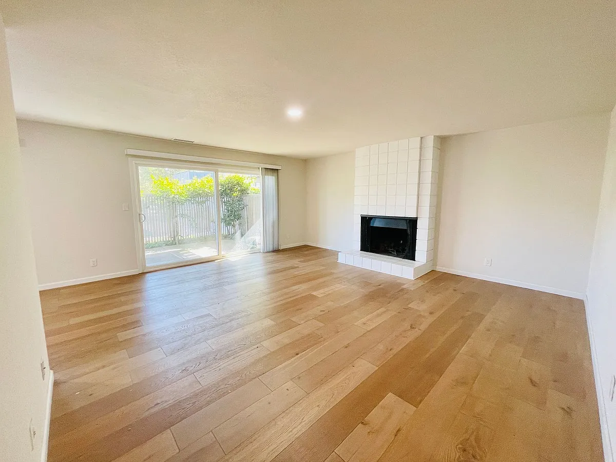 Building Photo - 255 S Rengstorff Ave #67