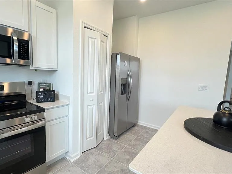 2821 Pierr St — Photo 36