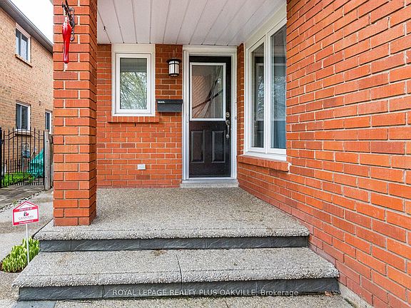 3rd image of 394 Maidstone Cres