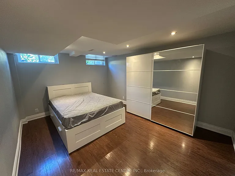 1876 Grosvenor Pl #BASEMENT — Photo 10