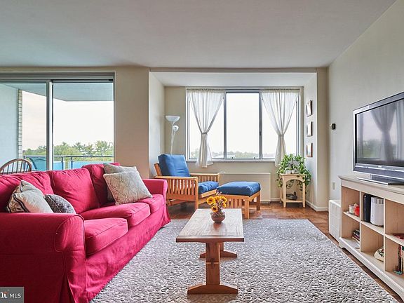 5th image of 10500 Rockville Pike Unit 1109