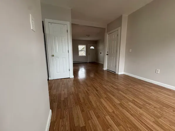 5 Penta St APT 201, West Warwick, RI 02893