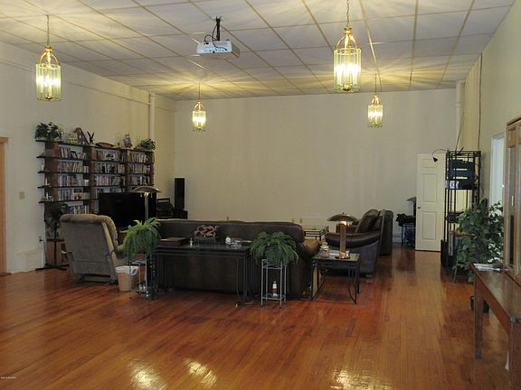 3rd image of 3425 Douglas Ave