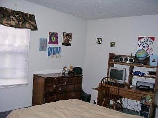 4th image of 17345 Independence Ct