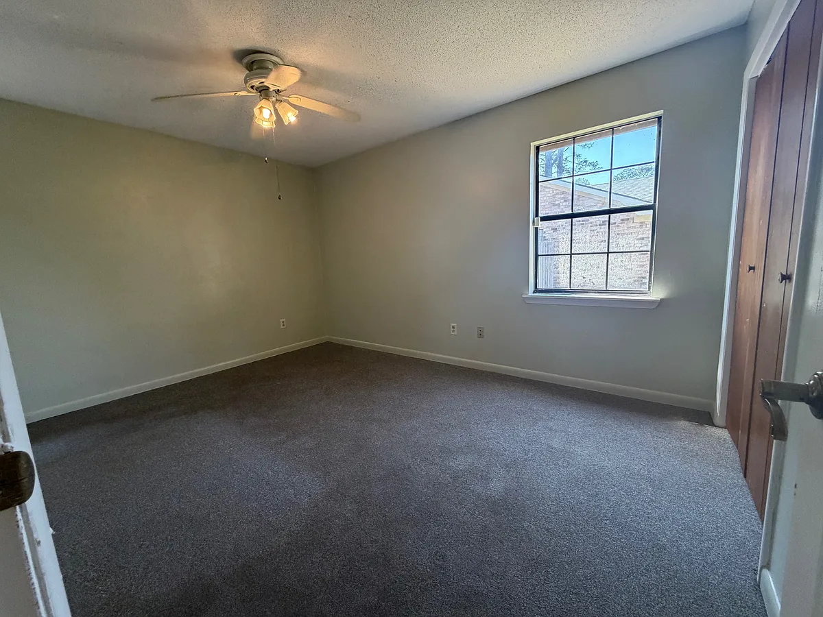 Building Photo - 280 Whitetail Cir
