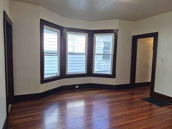 5th image of 173 Mather St