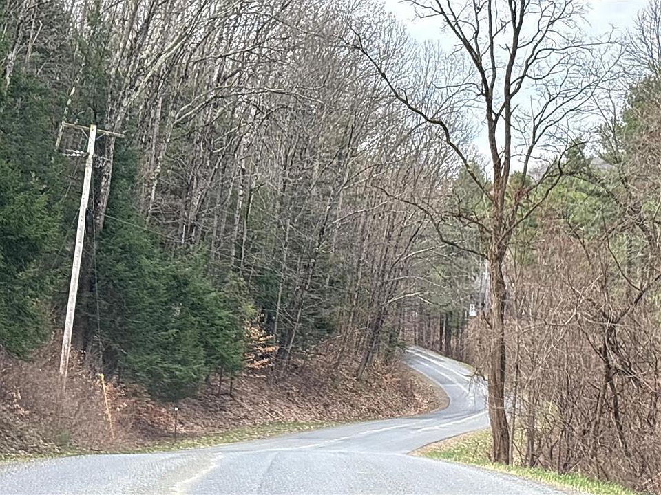 2nd image of 1140 Valley Summit Rd