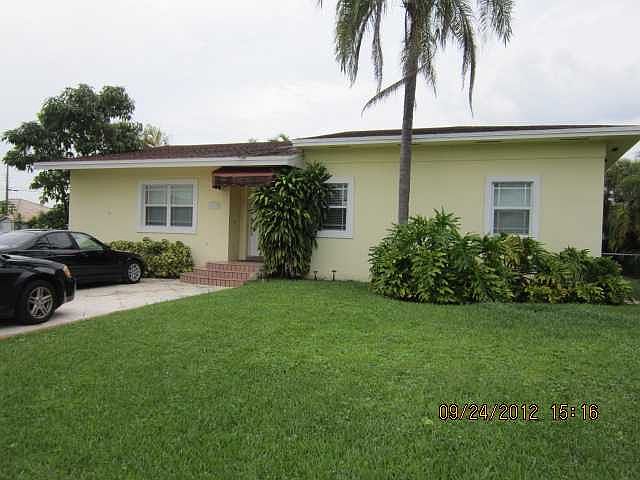 1st image of 10101 NW 27th Ter