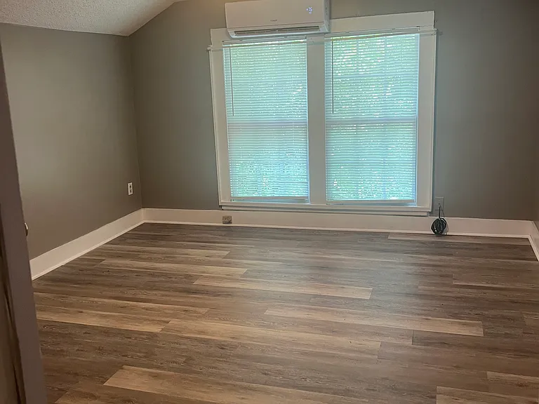 425 Sandy Springs Rd — Photo 11