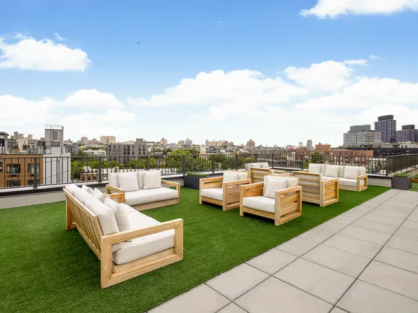 450 Grand Avenue image 9 of 16