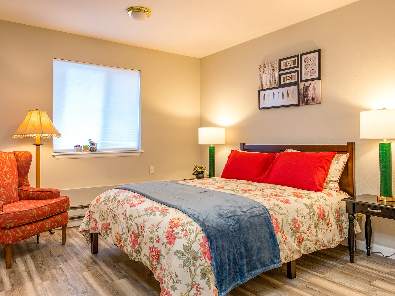 2 bed, 1.5 bath, 1100 sqft, $2,450 — Photo 2