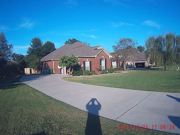 4th image of 2400 Tamera Dr SW