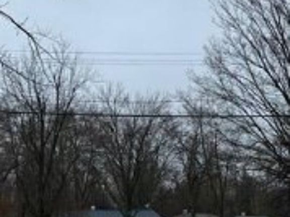 Exterior Neighborhood (street photo)