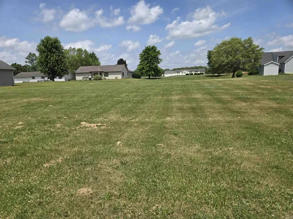 E Kiser Lake Dr, North Webster, IN 46555