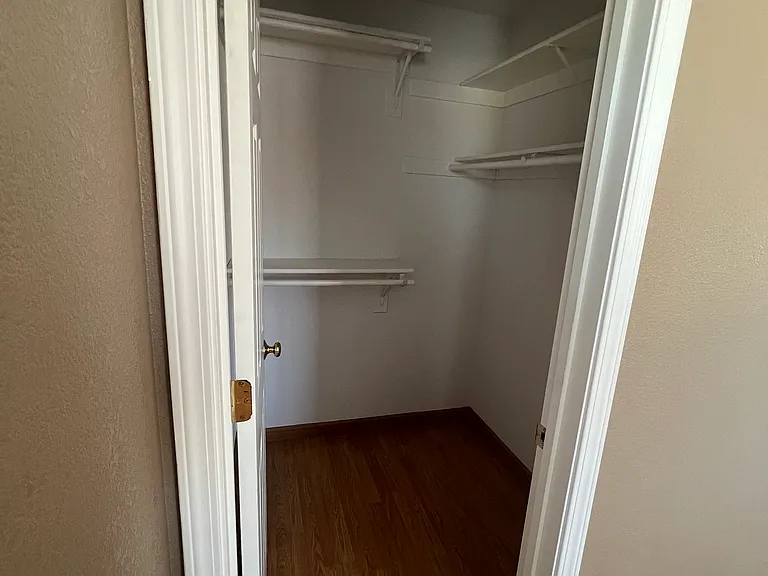 3911 Noble Ct — Photo 10