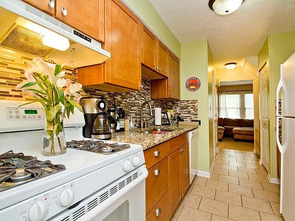 5th image of 2922 Stillmeadow Dr