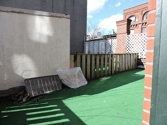 4th image of 300 Clinton St APT 5