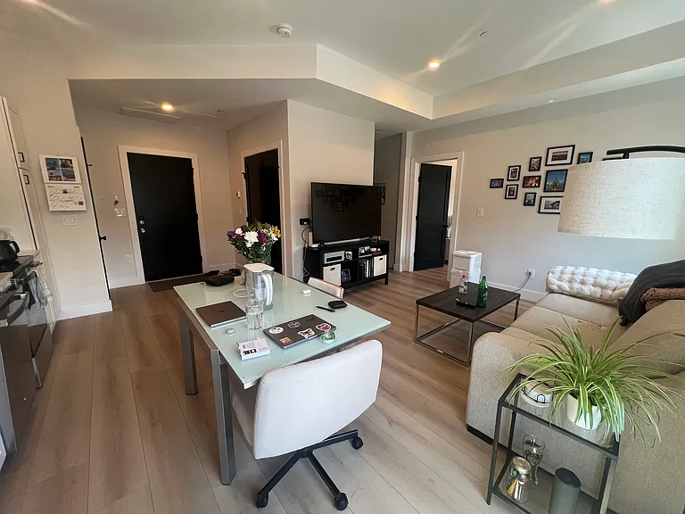 198 Albion St #204 — Photo 4