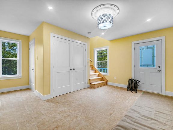 4th image of 2406 Topsail Road