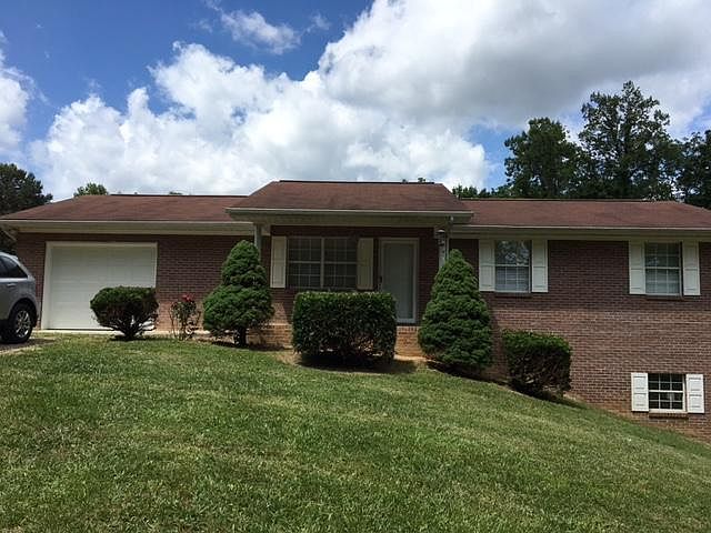 1st image of 723 Woodland Dr