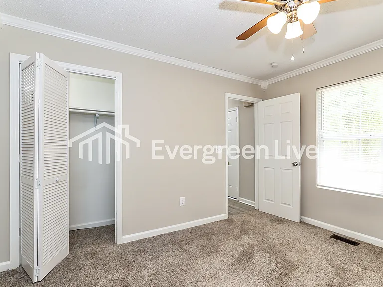 109 Duffy Ave — Photo 12