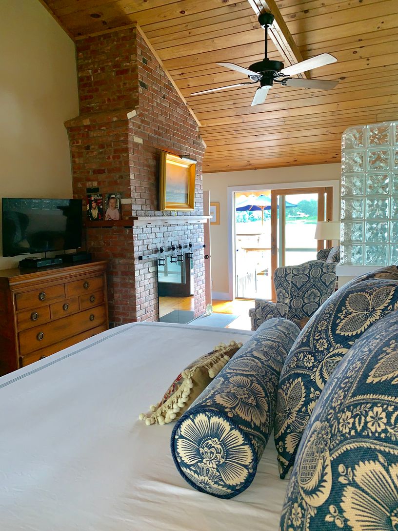  Master Bed with View