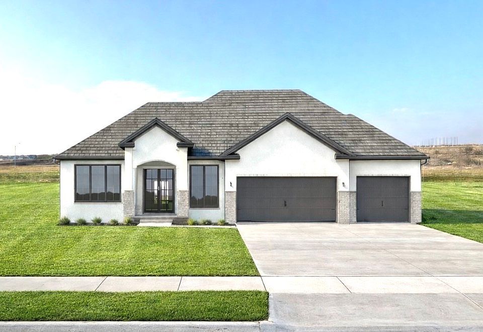 1st image of 8351 Edgewood Ct