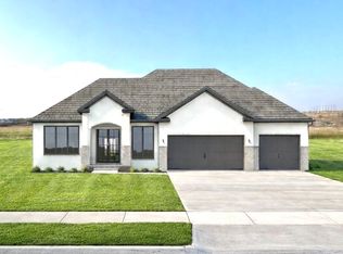 8351 Edgewood Ct, West Des Moines, IA 50266