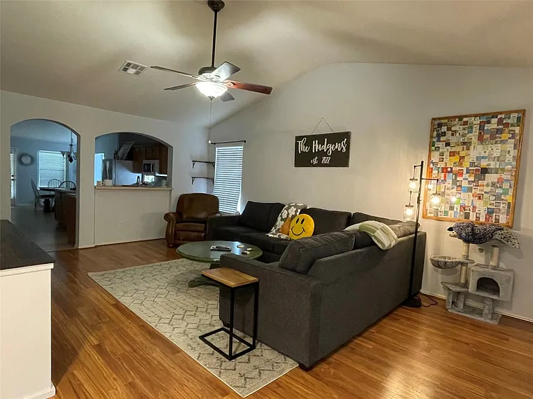 1215 Cardigan St — Photo 4