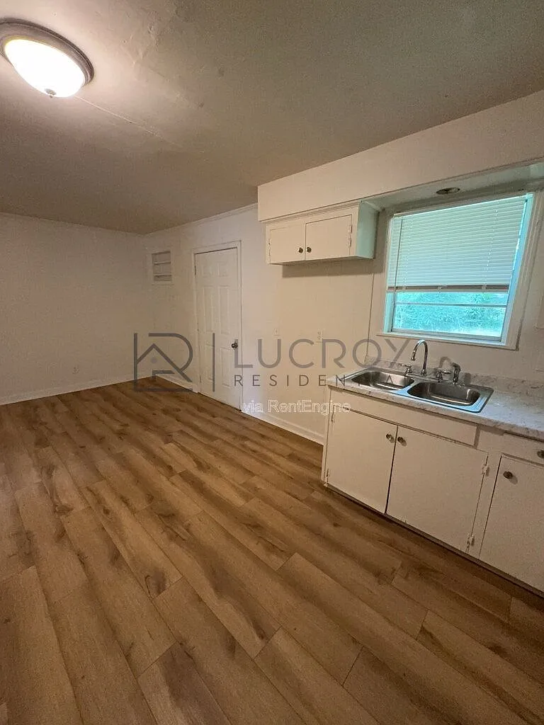 3 bed, 2.0 bath, 1120 sqft, $999 — Photo 3