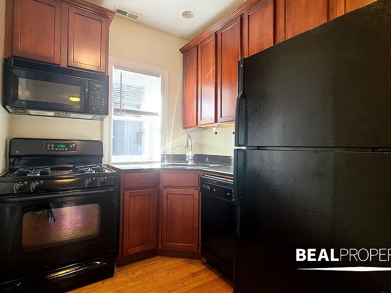 3244-54 N Clifton Ave — Photo 34