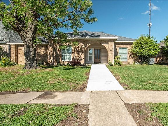 2nd image of 4509 Lakeway Dr